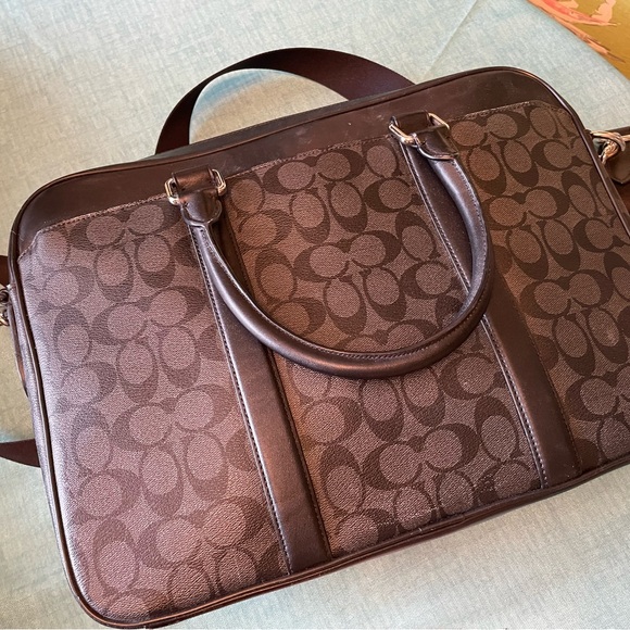 Coach messenger bag with handles and cross body strap - Picture 3 of 4